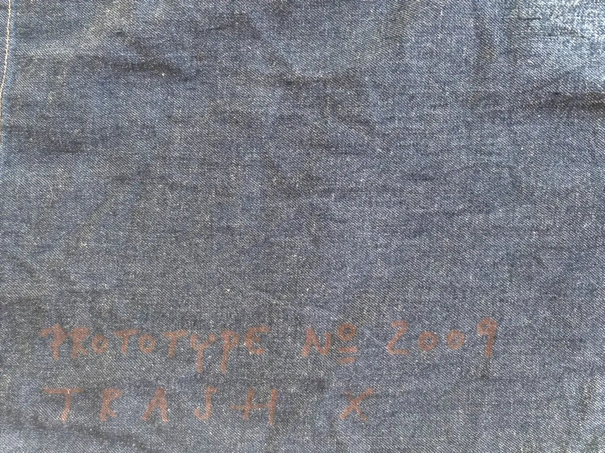 W<- Hand Write Denim Shirt