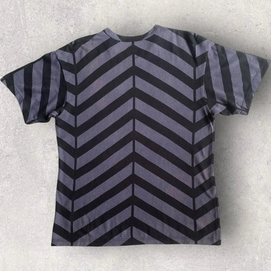 Undercover - AW01 D.A.V.F Chevron Print T Shirt Men's US M / EU 48-50 / 2•Used