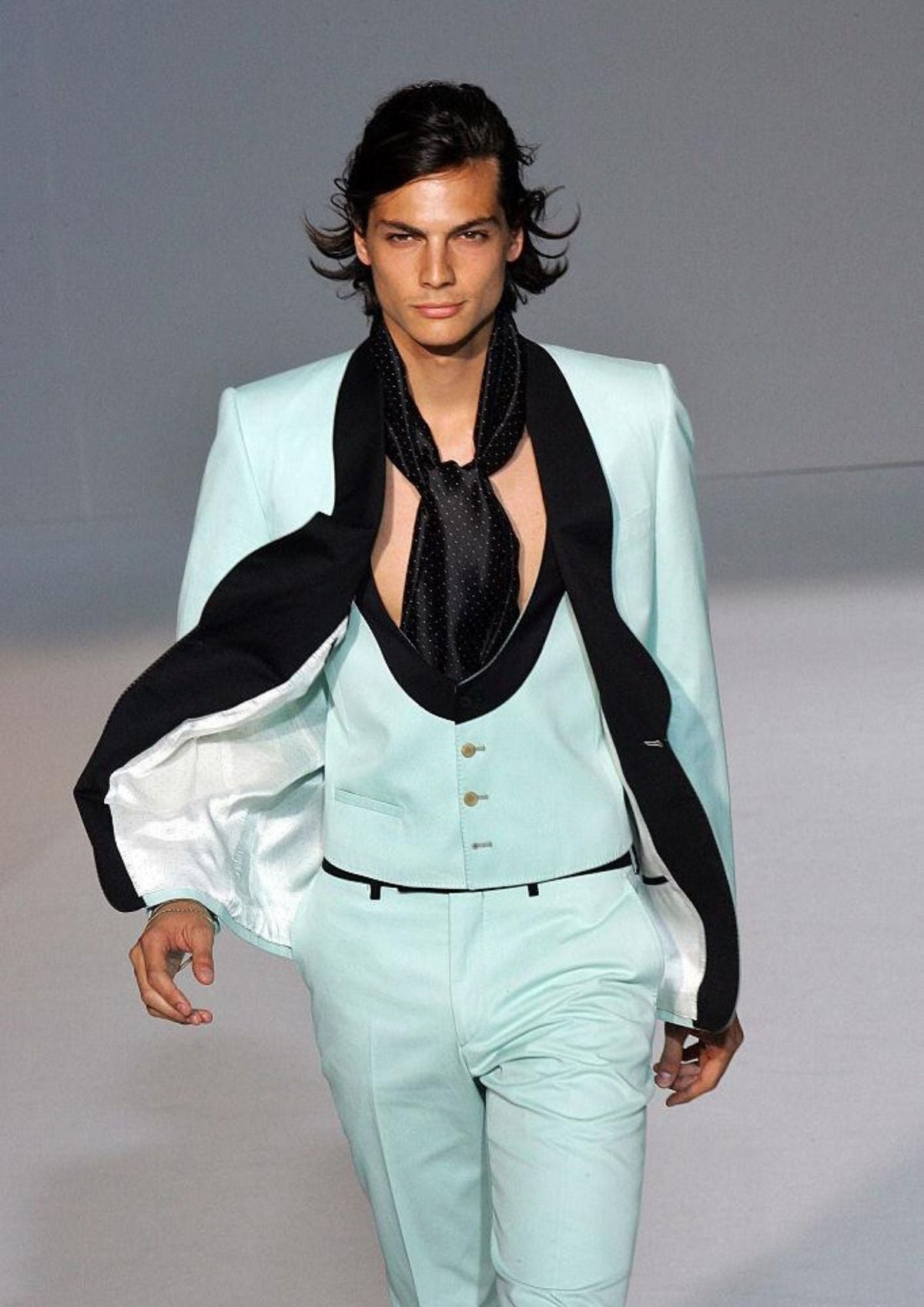 GIVENCHY