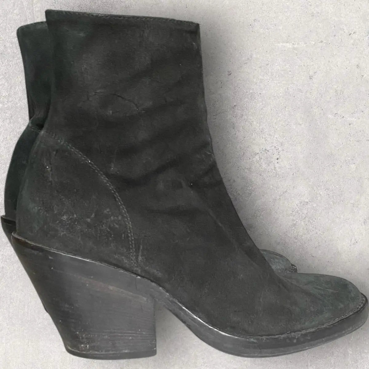Ann Demeulemeester - Suede Cuban Heel Boots