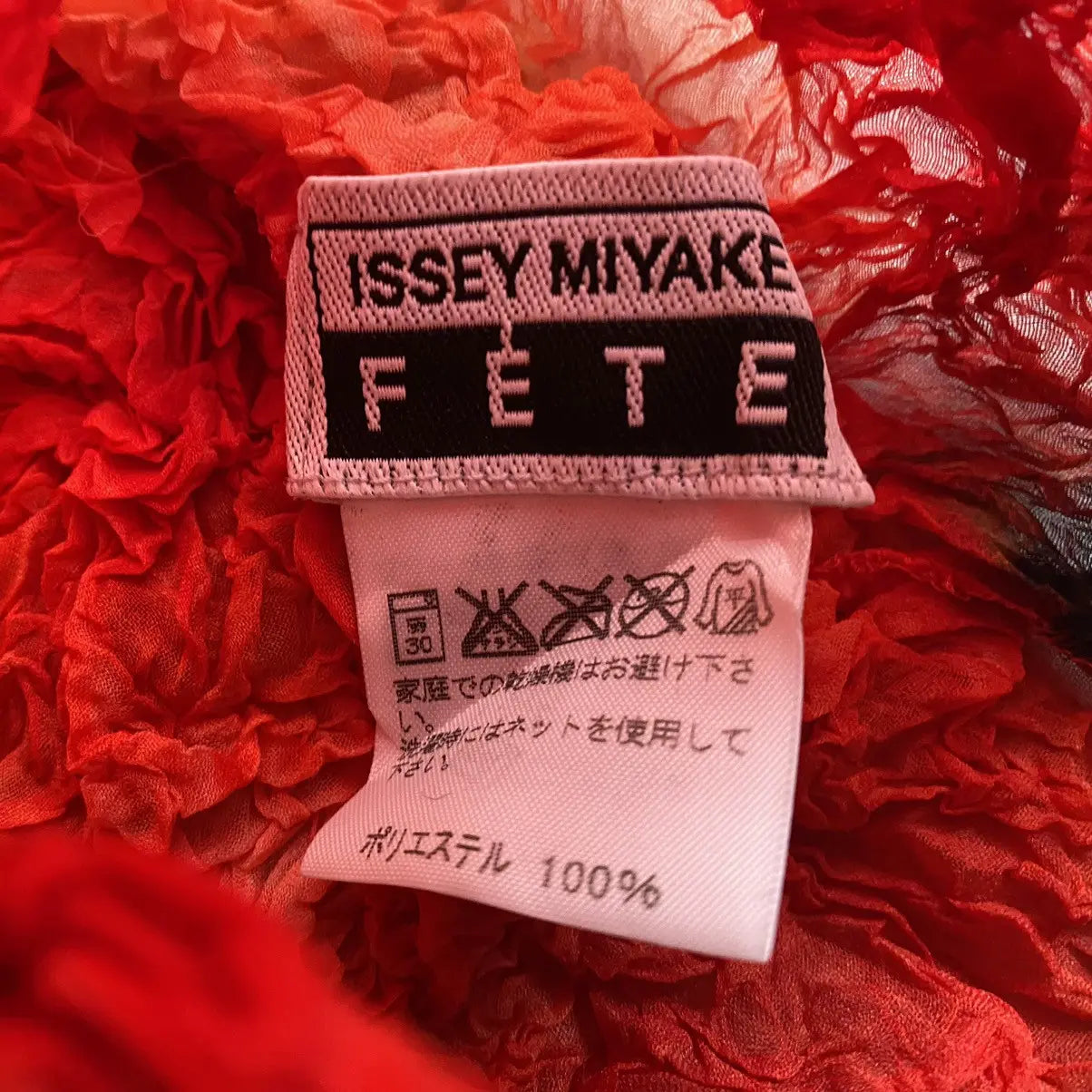 Issey Miyake - SS08 Tomato