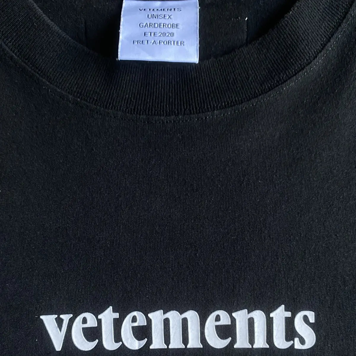 Vetements - SS20 Priority Mail T Shirt