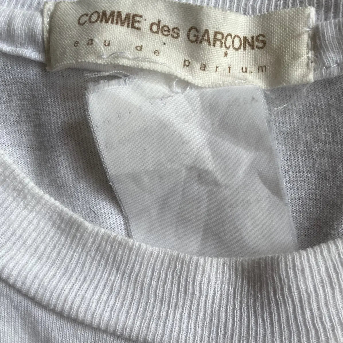 Comme des Garcons - Vintage 1995 Red Velvet Parfums T Shirt