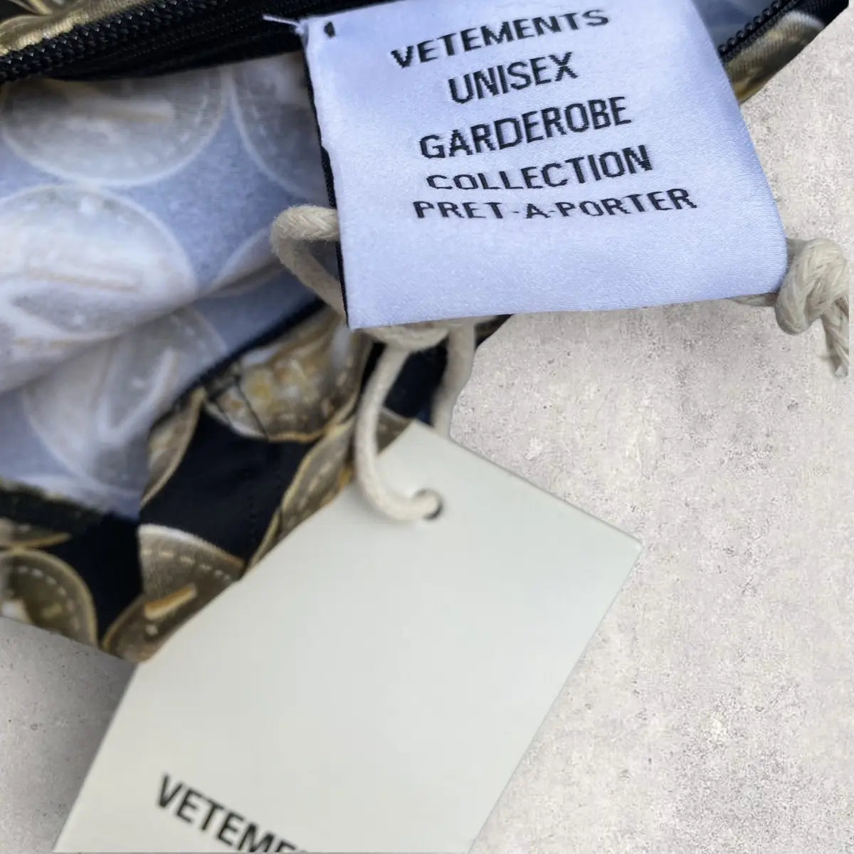 Vetements - AW22 Crypto currently Mask