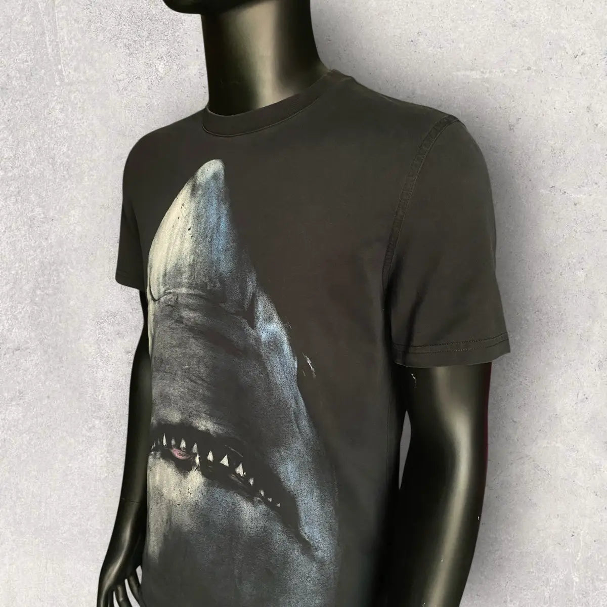 Givenchy - Fall17 Shark By Riccardo Tisci
