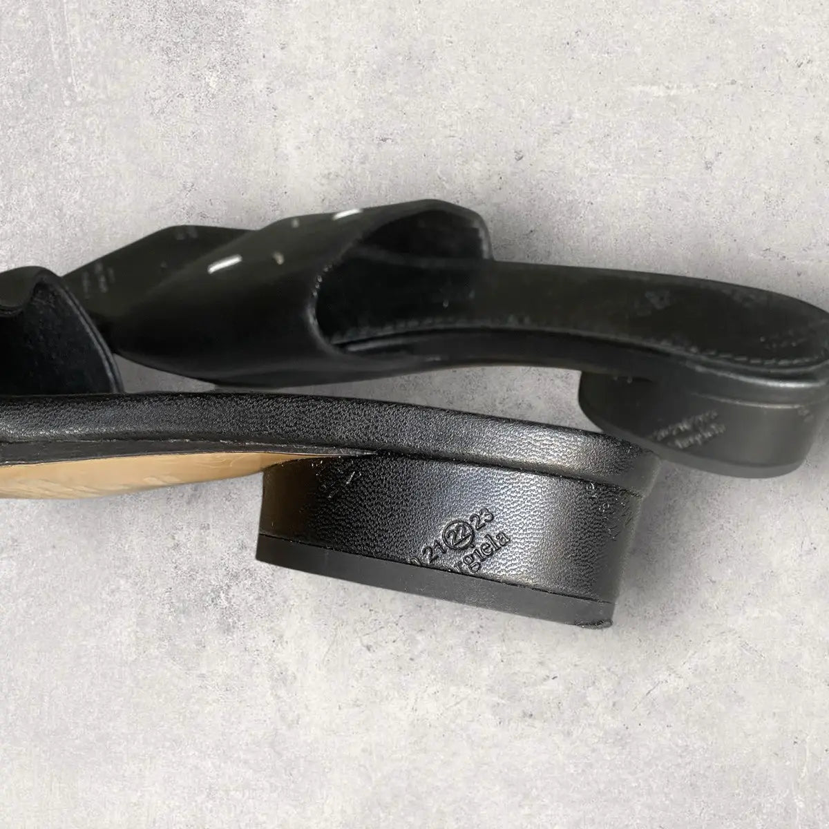 Maison Margiela - Margiela Black Leather Sandal With Stitching