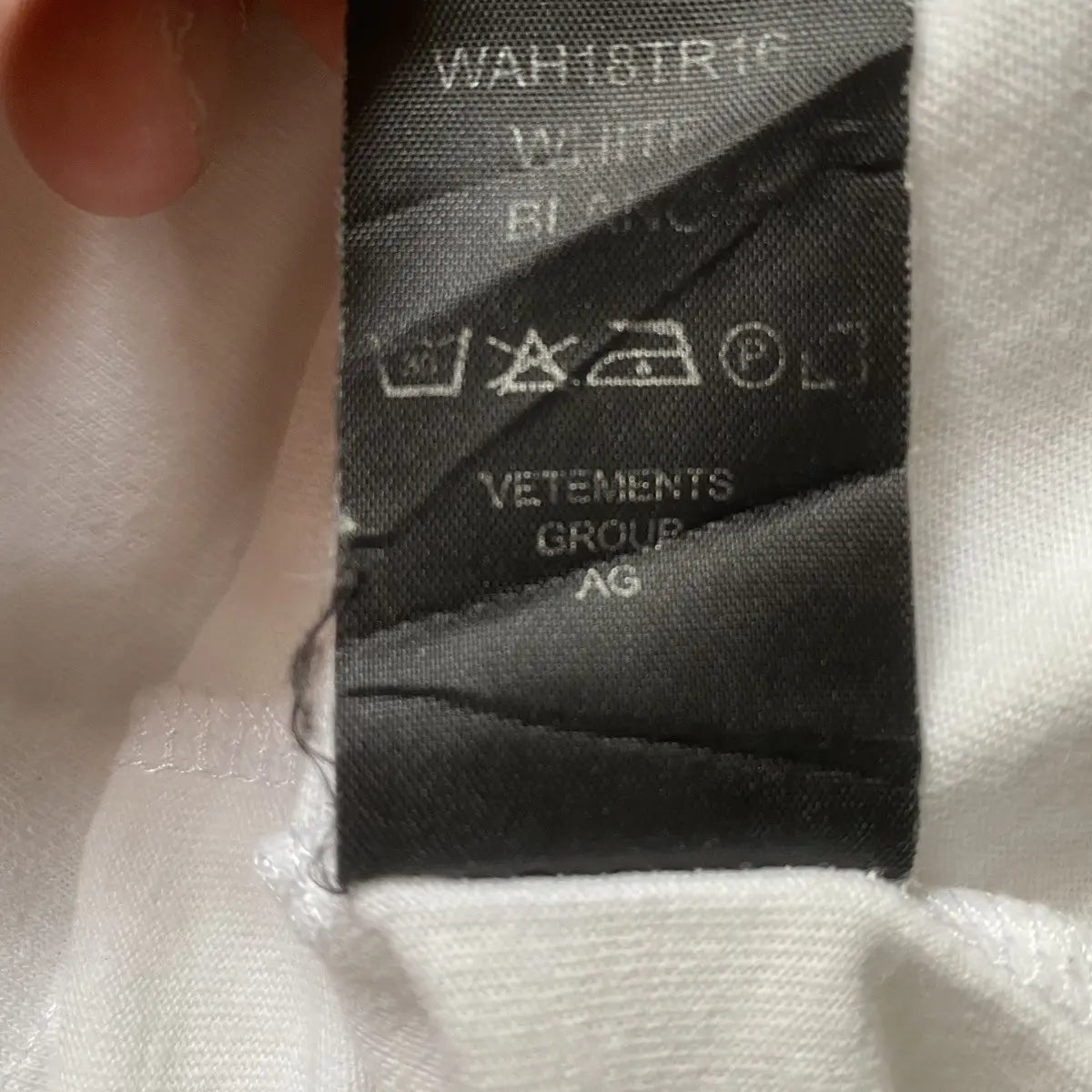 Vetements - Fall18 Staff T Shirt