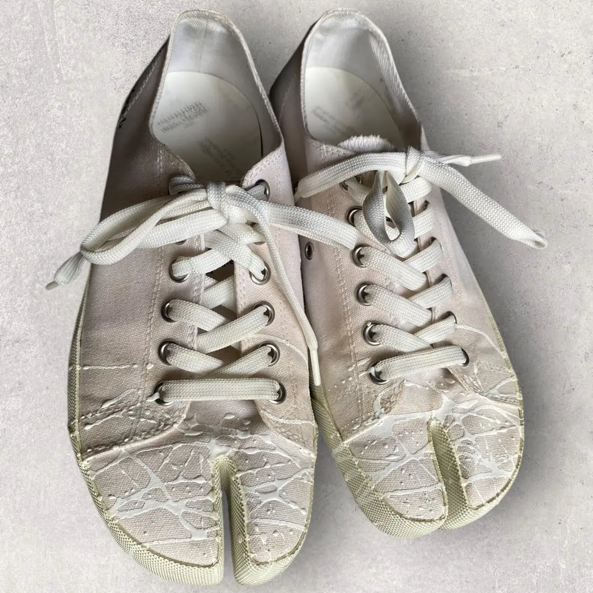 Maison Margiela - Off-White Color Splash Tabi Sneakers