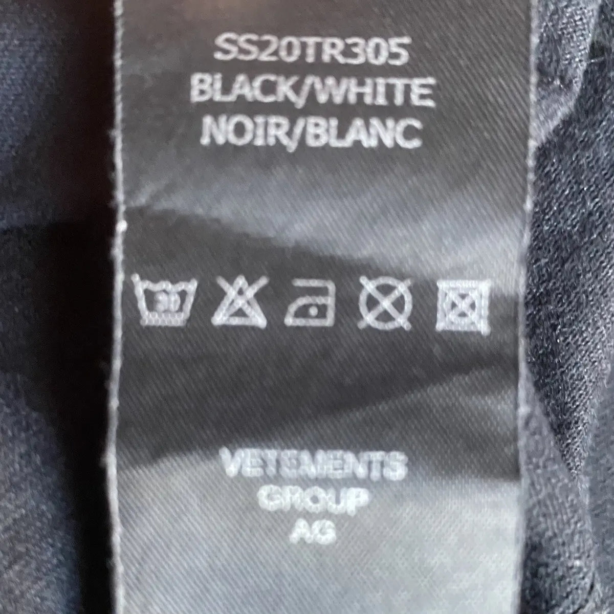 Vetements - SS20 Priority Mail T Shirt